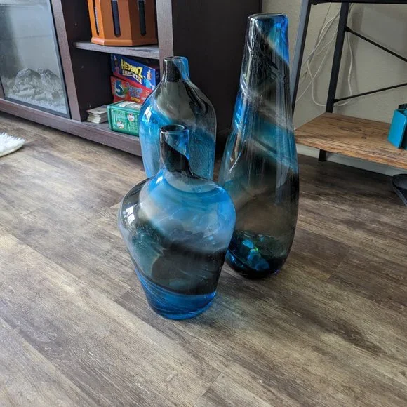 Vase - Picture 2 of 2